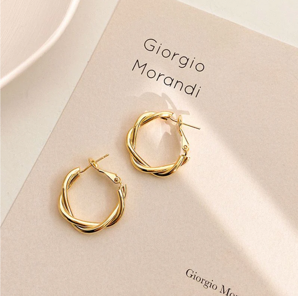Tiny twisted Hoops GENERAL
