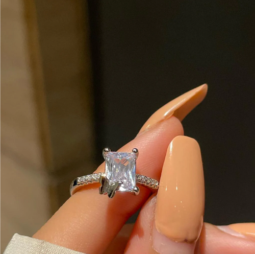 Butterfly on the Solitaire Ring GENERAL