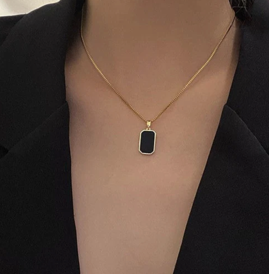 Minimalist Black & Gold Pendant Necklace | Trendy Aesthetic Chain TASARA